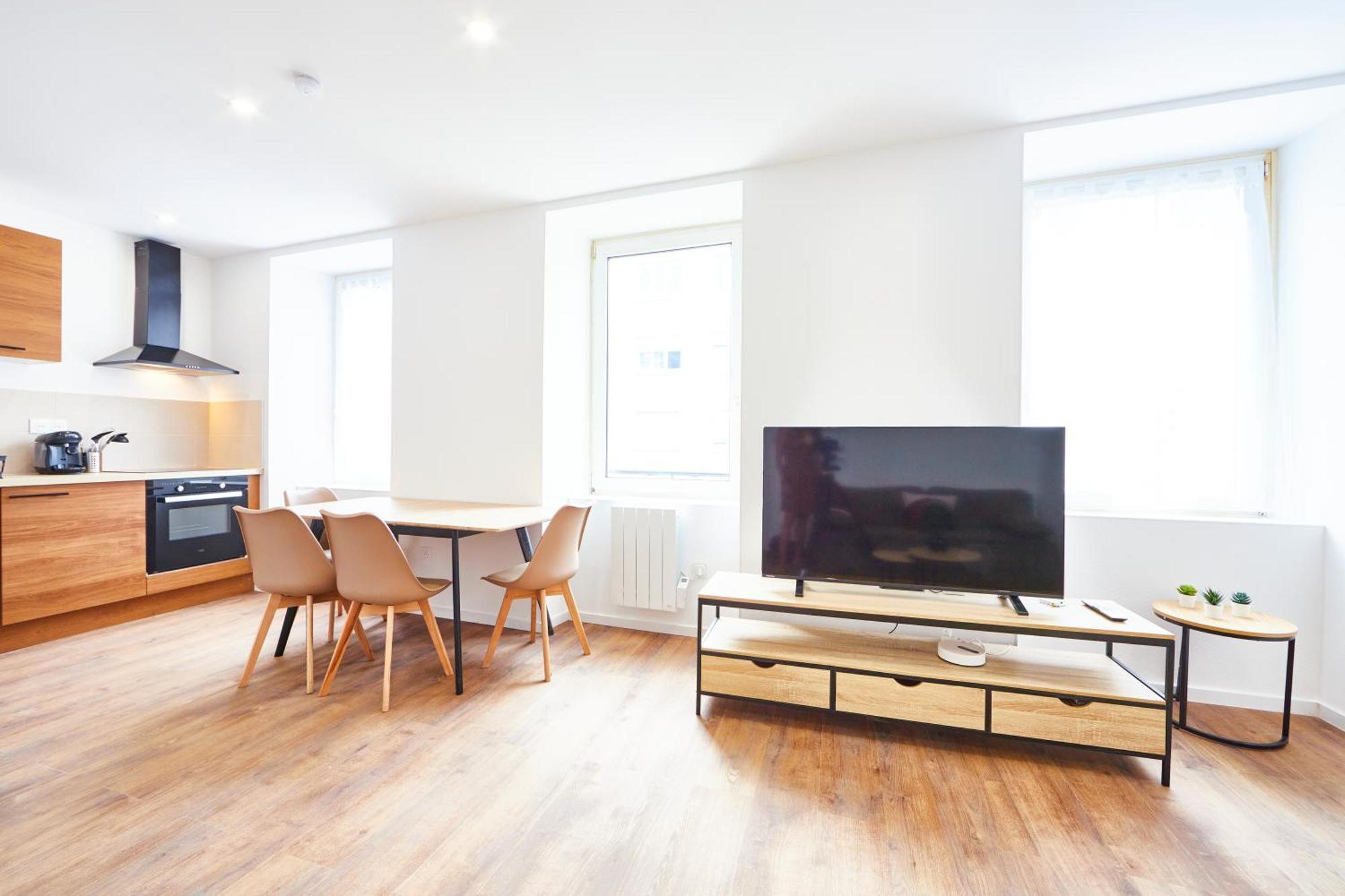 Rt 1 - F3 Au 1er Etage - 1 A 5 Pers Mulhouse